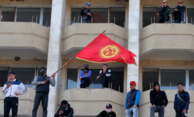 Kirguistán está perdiendo su condición de única democracia de Asia Central (EFE/IGOR KOVALENKO)