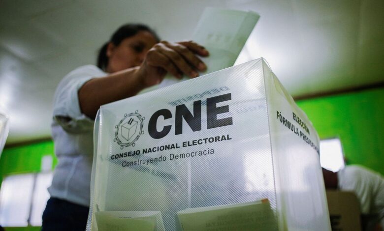El CNE confirmó que se suspendió el recuento electoral por dificultades administrativas