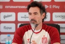 Estudiantes de La Plata confirmó la continuidad de Eduardo Domínguez tras un nuevo título