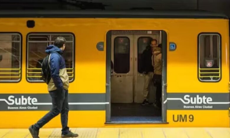 Trabajadores navales y del subte se suman al paro de la CGT y se paraliza el transporte