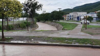 Se registraron 17 incidentes menores por las lluvias y persiste el alerta amarilla en la ciudad