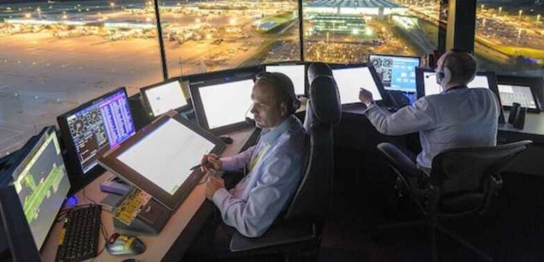 Controladores aéreos levantaron el paro tras alcanzar un acuerdo salarial