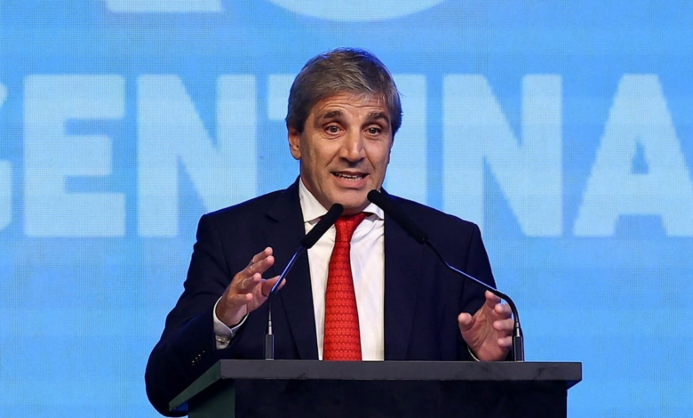 Diputados de UP denunciaron penalmente a Luis Caputo por manipular resultados del IPC