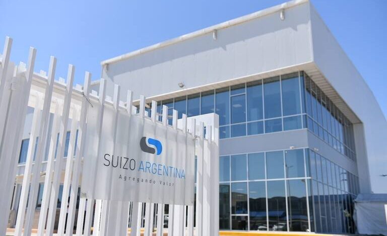 Milei oficializó la contratación de la droguería Suizo Argentina a pesar del caso ANDIS