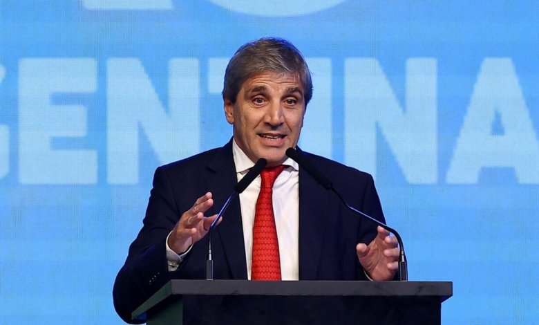 Diputados de UP denunciaron penalmente a Luis Caputo por manipular resultados del IPC