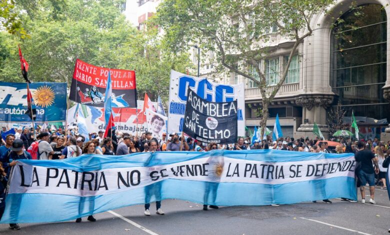 Sindicales convocaron a una protesta frente a la Secretaría de Trabajo contra los despidos y cierres de fábricas