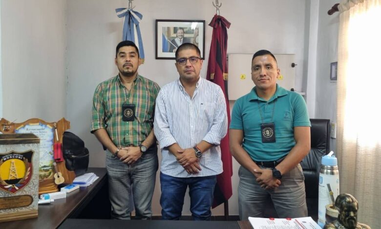 Salvador Mazza trabaja en la creación de la Sección Base Operativa e instalaciones de cámaras