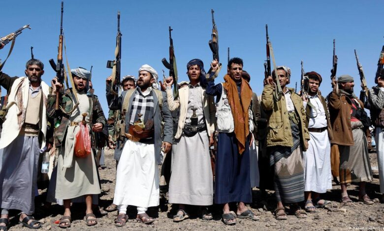 Los rebeldes hutíes amenazan con una intervención militar en el Medio Oriente
