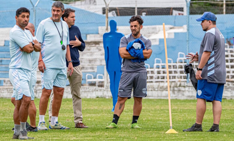 Quiroz definirá hoy el equipo para jugar el lunes.