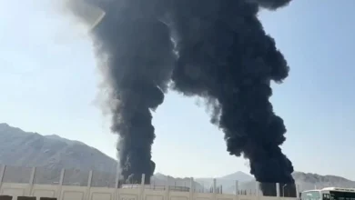 Ataque iraní provocó un grave incendio en un petrolero kuwaití en el puerto de Dubái