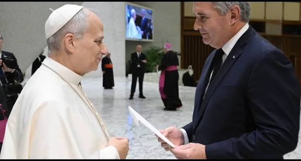 El Gobierno invitó formalmente al Papa León XIV a visitar Buenos Aires