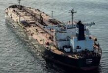 Estados Unidos autorizó la compra temporal de petróleo ruso para estabilizar los precios globales