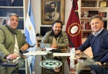 Gustavo Sáenz se reunió con el ministro de Desarrollo Social, Mario Mimessi, y el cantante Christian Herrera