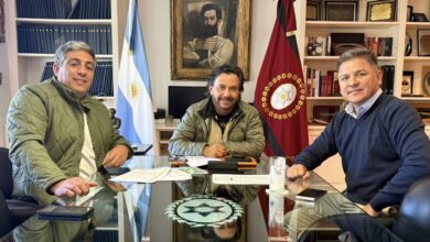 Gustavo Sáenz se reunió con el ministro de Desarrollo Social, Mario Mimessi, y el cantante Christian Herrera
