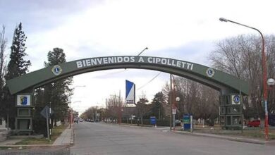 Hijo de diputada libertaria amenazó a sus compañeros con ingresar con arma de fuego