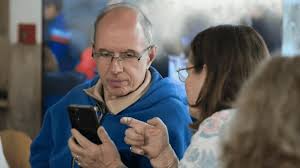 Rosario de la Frontera refuerza la inclusión digital y mejora alimentaria en adultos mayores