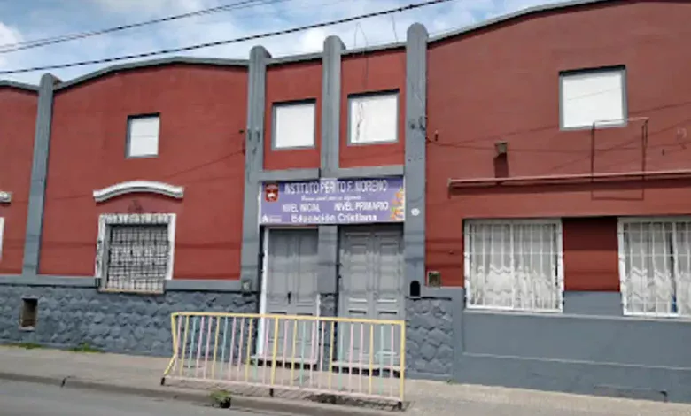 El colegio Perito Moreno inició un protocolo de revisión de mochila tras las amenazas de tiroteos