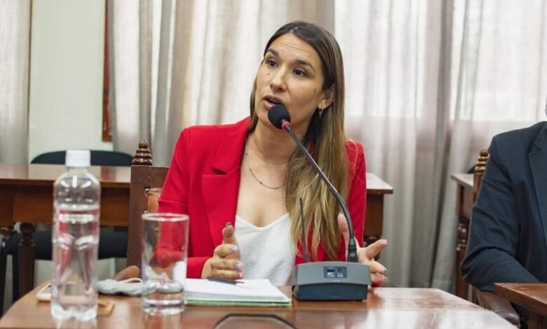 Concejal cruzó al bloque libertario por el abandono del recinto tras pedidos de obras