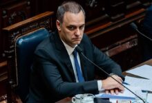 Solicitan la detención de Adorni por presunta coacción contra un testigo en una causa judicial