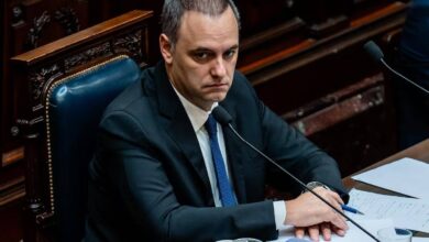 Solicitan la detención de Adorni por presunta coacción contra un testigo en una causa judicial
