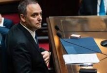 La Justicia evalúa citar a declaración indagatoria a Adorni antes de la feria judicial