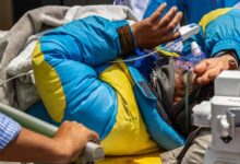 El guía nepalí llegó arrastrándose al campamento base