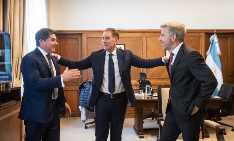 Diego Santilli con los gobernadores Marcelo Orrego (San Juan) y Rogelio Frigerio (Entre Ríos)