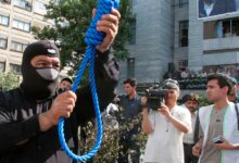 Desde el inicio de la guerra, IHR documentó que 24 personas fueron ahorcadas por participar en protestas recientes y otras dos por movilizaciones anteriores