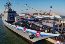 La botadura de un nuevo destructor naval en el puerto de Nampo, en el oeste de Corea del Norte.