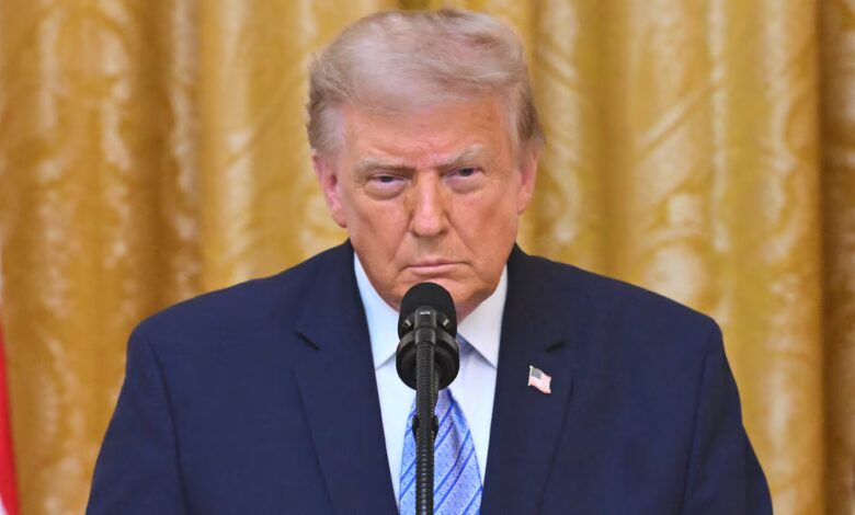 El presidente de Estados Unidos, Donald Trump habla en el Salón Este de la Casa Blanca.