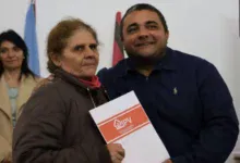 56 familias de Metán ya recibieron las escrituras de sus viviendas.