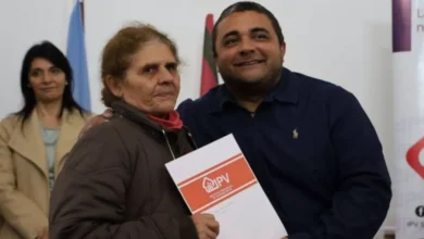 56 familias de Metán ya recibieron las escrituras de sus viviendas.