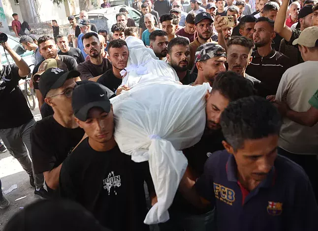 La escalada de ataques se produce días después de que Hamas anunciara su desarme, con la condición de que Israel se retire de Gaza.