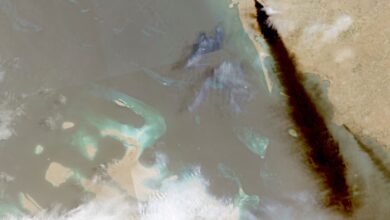Un petrolero saudita fue atacado en el Mar Rojo y se incendió frente al puerto de Yanbu