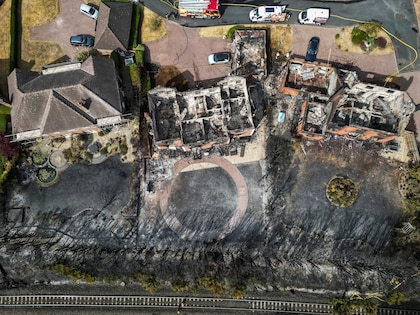 Infierno en un lujoso club de golf inglés: el fuego consumió mansiones