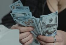 Qué dice el DNU con el que el Gobierno oficializó la flexibilización del crédito en dólares para las empresas