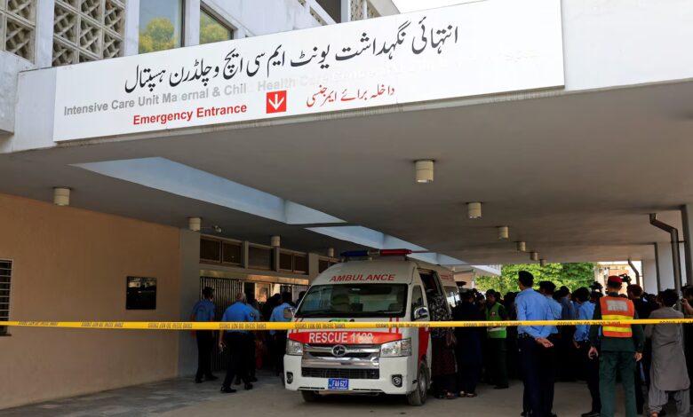 Murieron al menos 14 recién nacidos en un incendio en un hospital en Pakistán