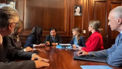 El gobernador de Salta Gustavo Sáenz mantuvo un encuentro en el Senado de la Nación con legisladores de distintas provincias.