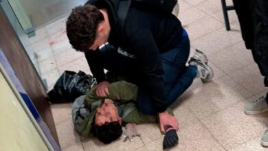 Horror en la Facultad de Medicina de Uruguay: un estudiante apuñaló a una compañera en plena clase