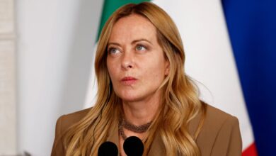 Giorgia Meloni anunció que prohibirá el uso del velo islámico en las escuelas