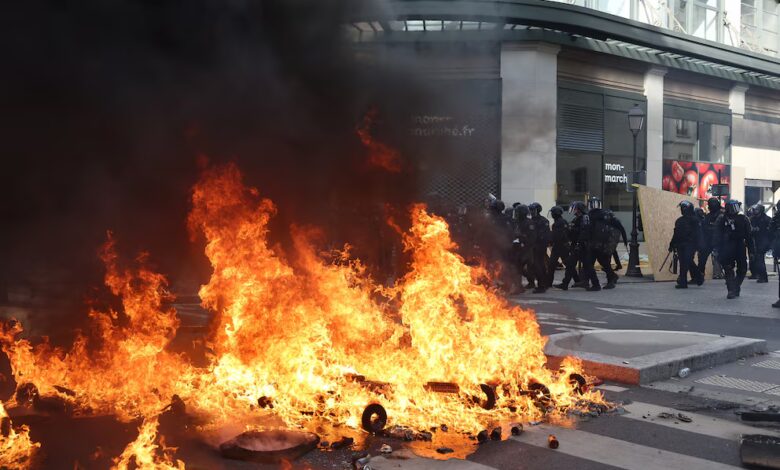 Tensión en París: la Policía se enfrenta con los manifestantes y ya hay 135 detenidos