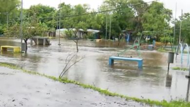 El agua arrasó con todo en la localidad chaqueña de Tres Bocas: casas inundadas y evacuados