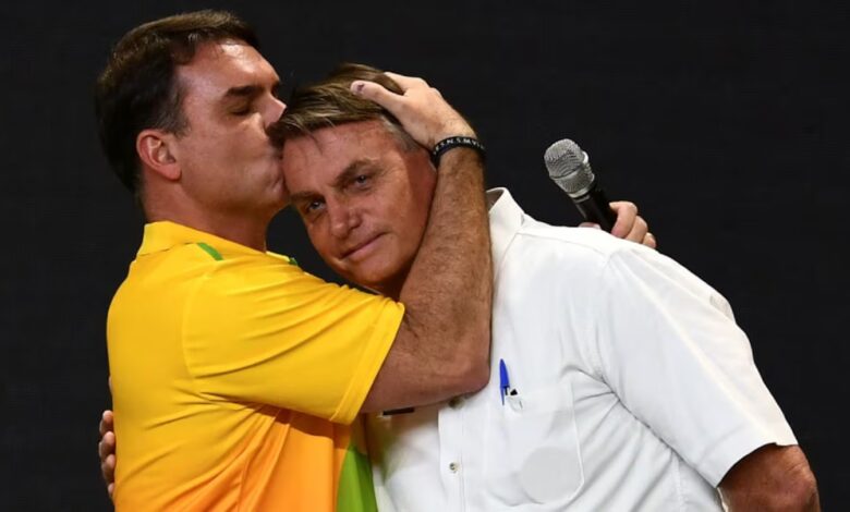 El clan Bolsonaro, en su momento más difícil: la derrota ante Lula deja herida a la familia política más influyente de Brasil