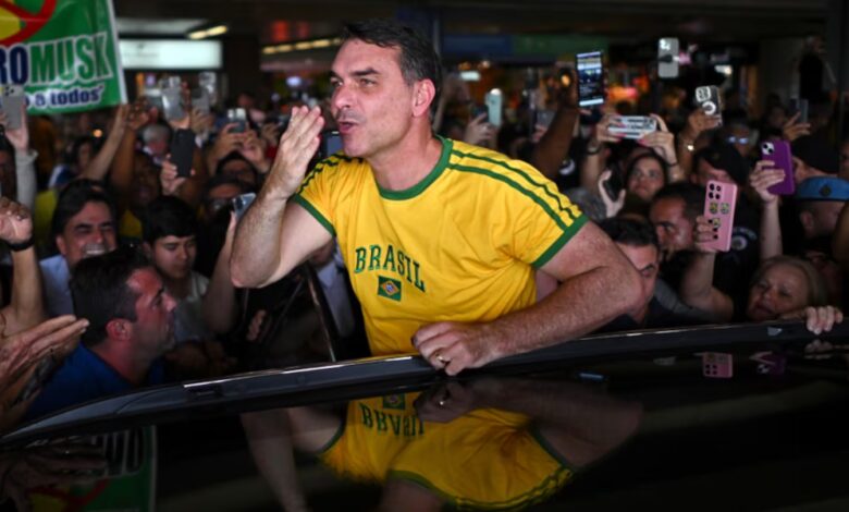 Flávio Bolsonaro evitará debatir cara a cara con Lula y se enfocará en sumar los votos de la derecha