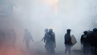 Macron rechazó la violencia que sacude a Francia: “Los que intentaron derribar la República tendrán que responder”