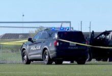 Un auto entró a una cancha durante un partido de fútbol infantil: murieron un nene de 6 años y un hombre de 35