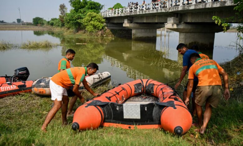 Tragedia en la India: volcó un barco en el río Ganges y murieron trece nenes